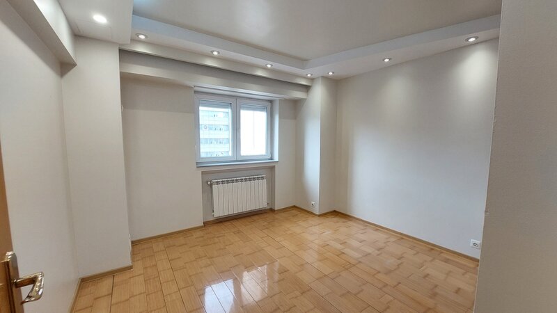 Unirii, Bd. Mircea Voda, v-a-v ANFP, stradal, decomandat, centrala