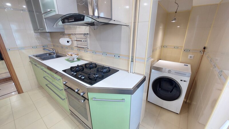 Unirii, Bd. Mircea Voda, v-a-v ANFP, stradal, decomandat, centrala