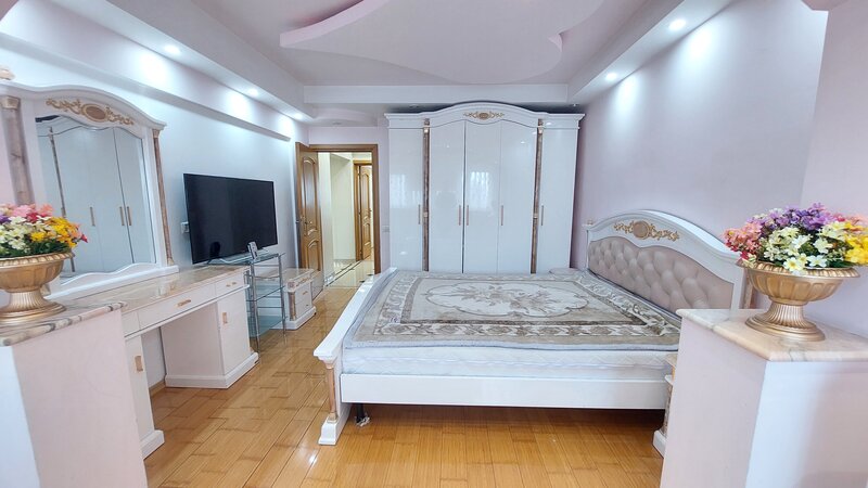 Unirii, Bd. Mircea Voda, v-a-v ANFP, stradal, decomandat, centrala