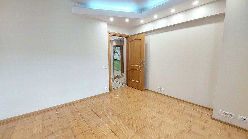 Unirii, Bd. Mircea Voda, v-a-v ANFP, stradal, decomandat, centrala