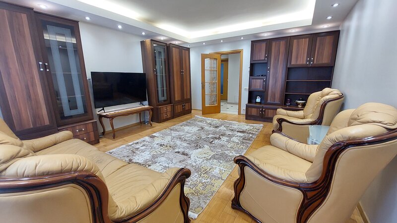 Unirii, Bd. Mircea Voda, v-a-v ANFP, stradal, decomandat, centrala